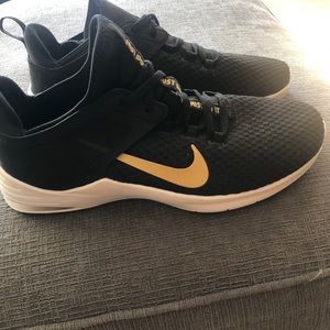 Women’s Nike shoes